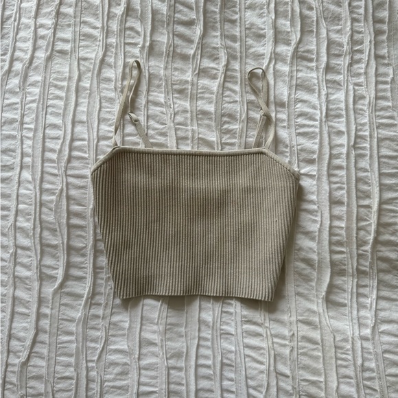 Aritzia Sculpt Tank Top - Picture 1 of 3